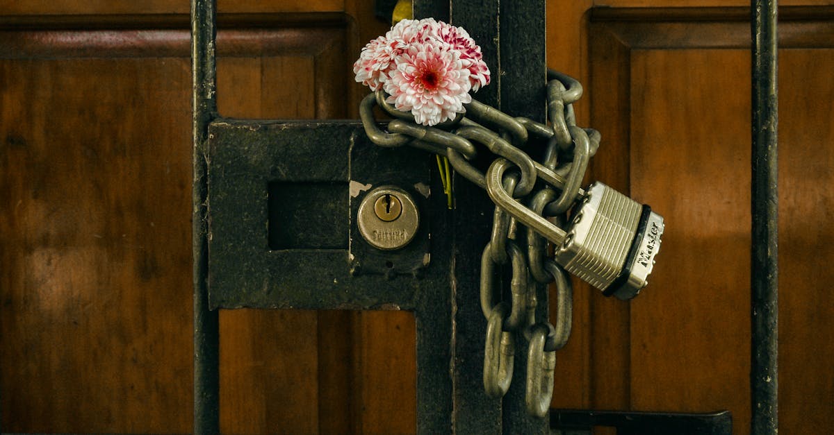 Do pipes make noise before they burst?